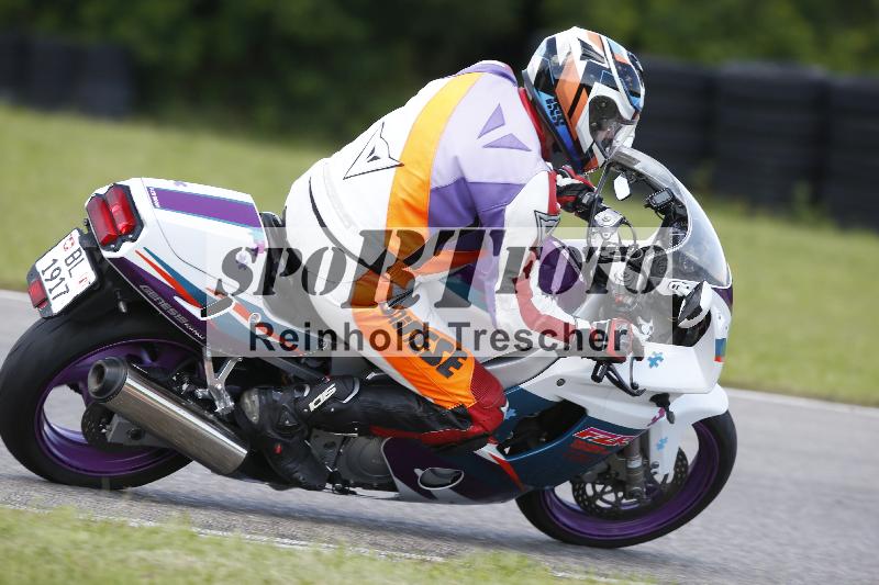 /Archiv-2024/29 12.06.2024 MOTO.CH Track Day ADR/Gruppe blau/43